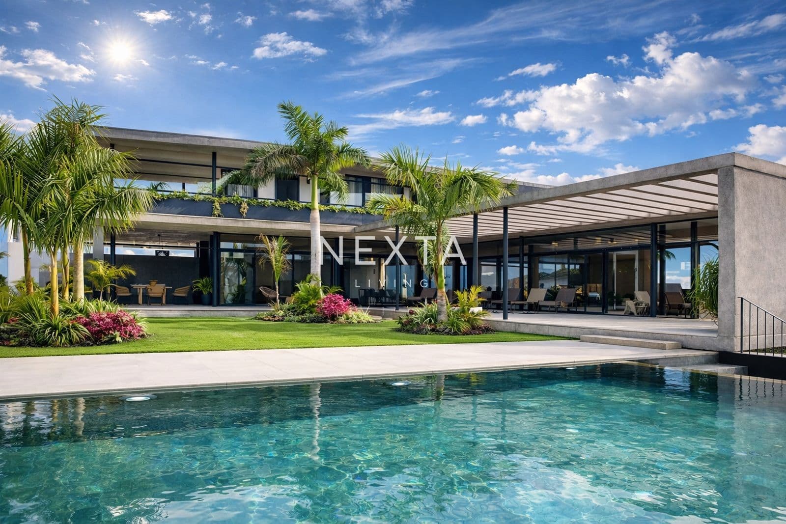 Villa moderna con vistas al mar y piscina privada en Playa Paraíso