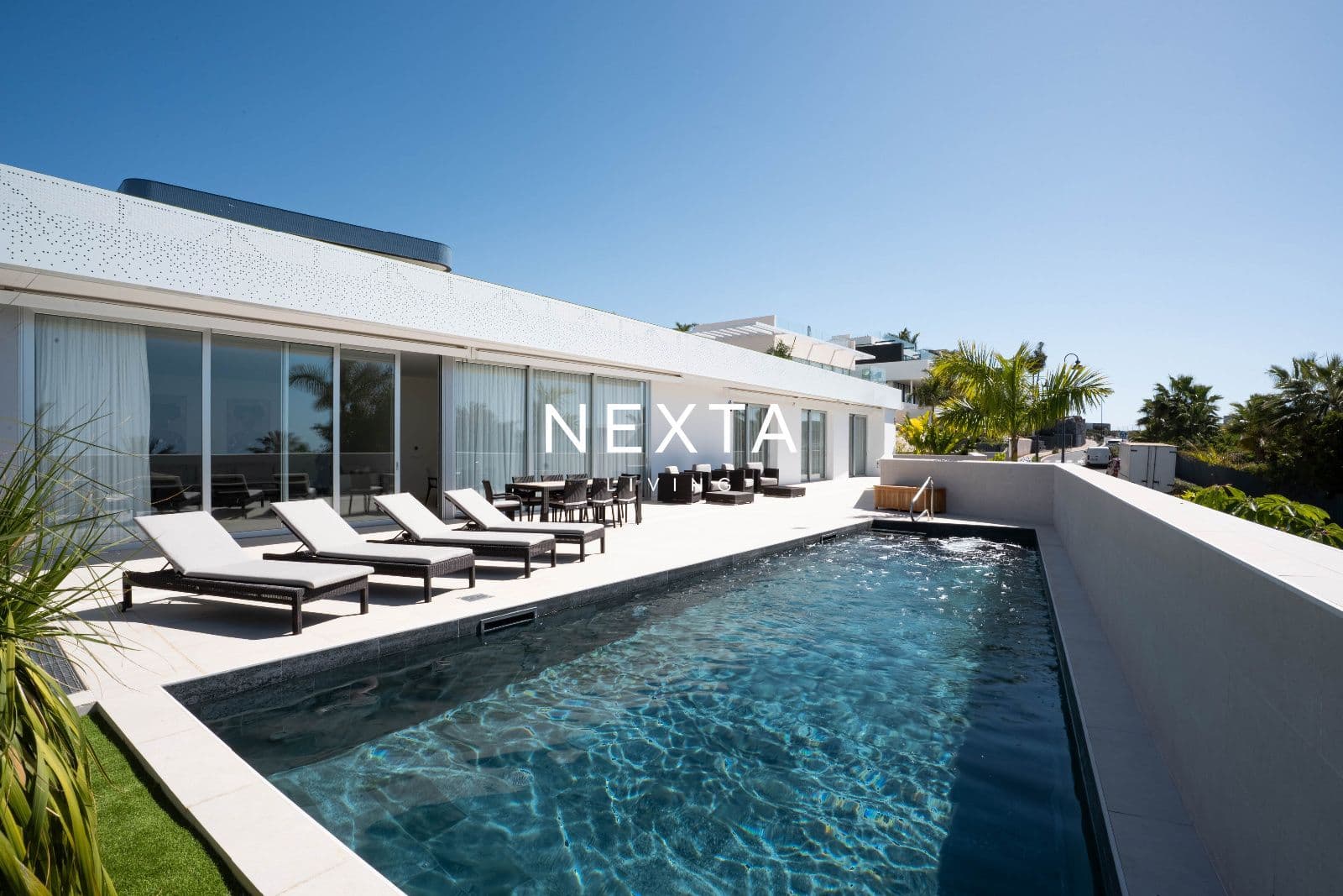 Villa de lujo en Abama con piscina, ascensor y vistas a La Gomera